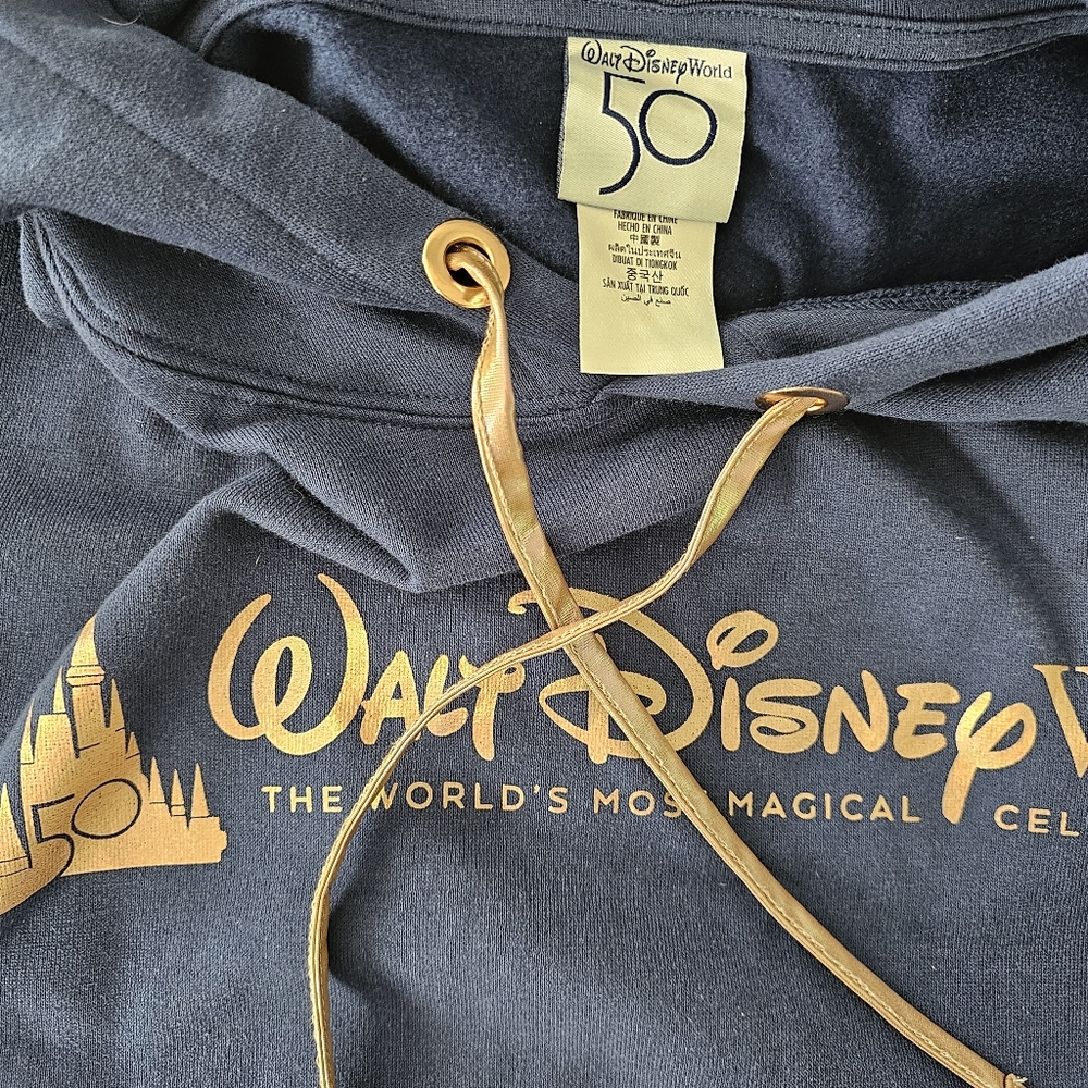 Walt Disney World 50th Anniversary Navy Cropped Pullover Hoodie Sweatshirt L NWT - Picture 8 of 10